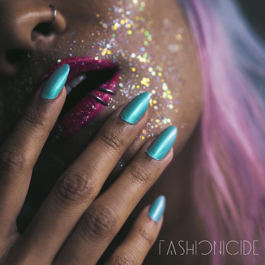 IRIDESCENT NAILS || H&M Nail Polish – Toprock