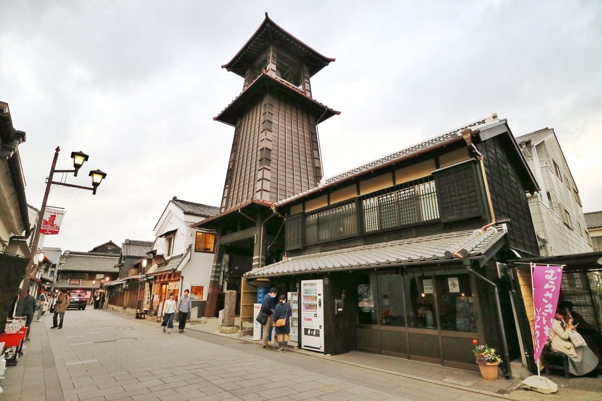 東京近郊｜東京近郊一日遊選擇！步行川越小江戶半日遊，冰川神社 / 藏造路 / 時之鐘星巴克
