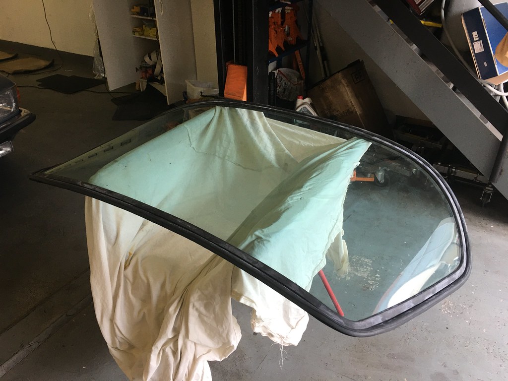 450SLC Rear screen rust