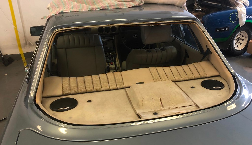 C107 rear windscreen installation
