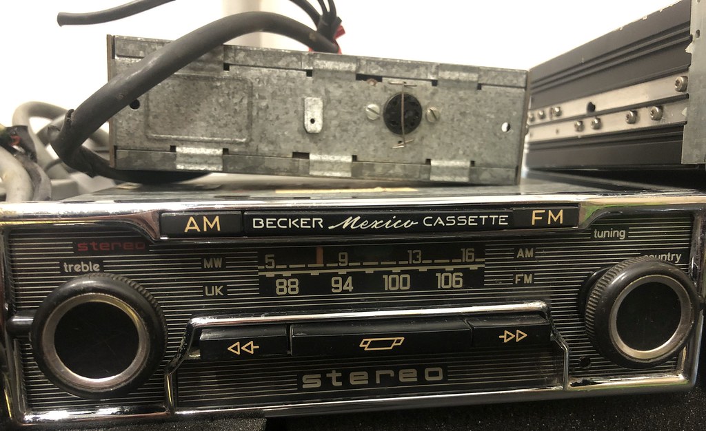 450SLC Becker Mexico Cassette install part 1 – Preparing the radio