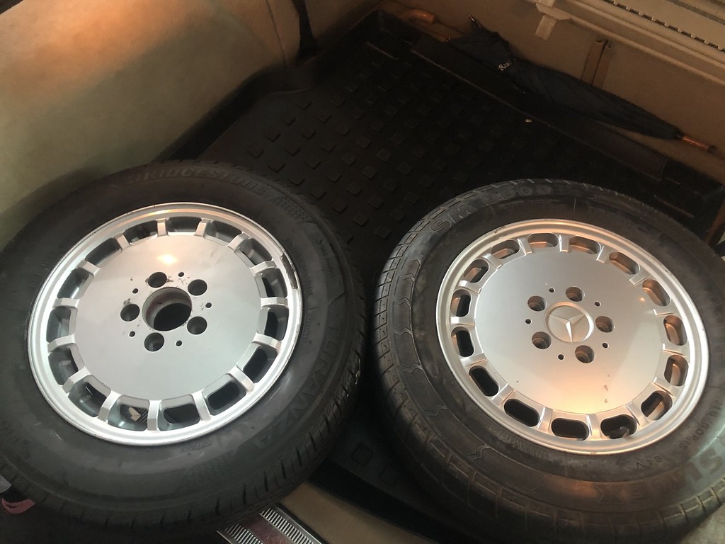 W124 Gullideckel wheels