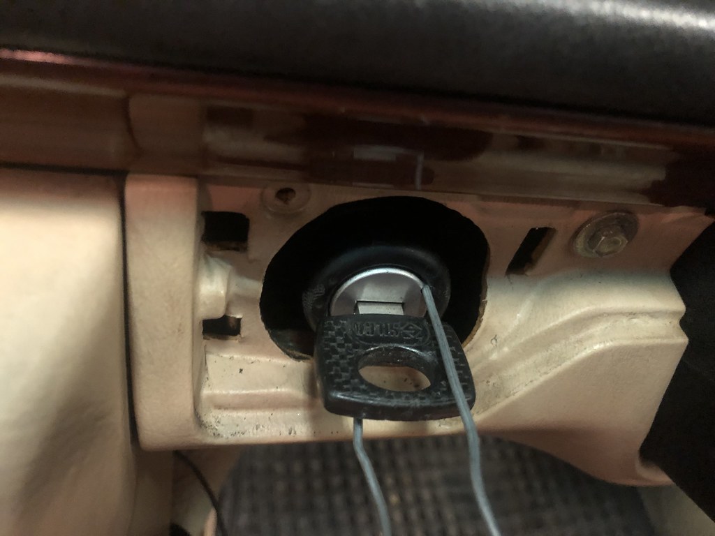 W124 Ignition tumbler