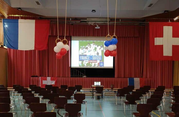 Suisse France Foot - A Saint-Gingolph, les fans de foot divisés entre la France ...