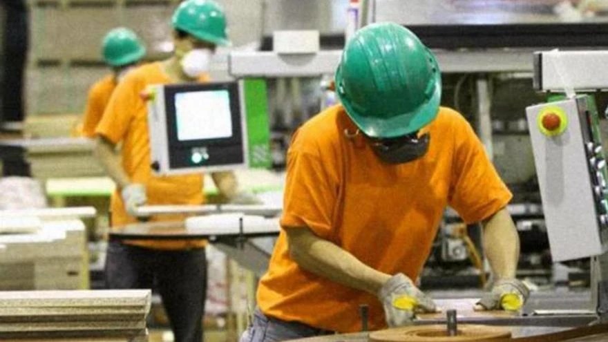 El Gobierno extendió la prohibición de despidos hasta el 31 de mayo, pero exceptuó a un sector