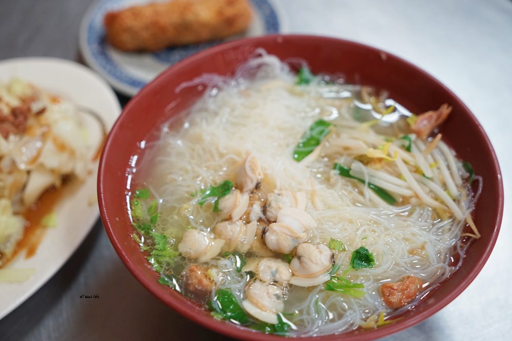 彰化美食 秀菊蛤仔麵 36年老店的鮮美湯頭 還有雞捲與海鮮麵