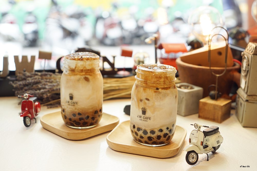 台中南屯 J.W. Cafe 漂亮的日系咖啡館 黑糖珍珠拿鐵 甜點好吃