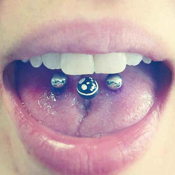 Double Tongue Piercing Complete Guide With Images Rightpiercing