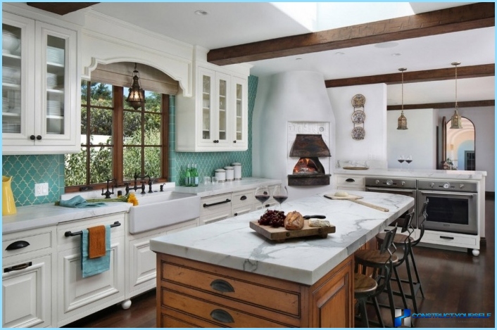 BucÄtÄrie In Stil Mediteranean Fotografii