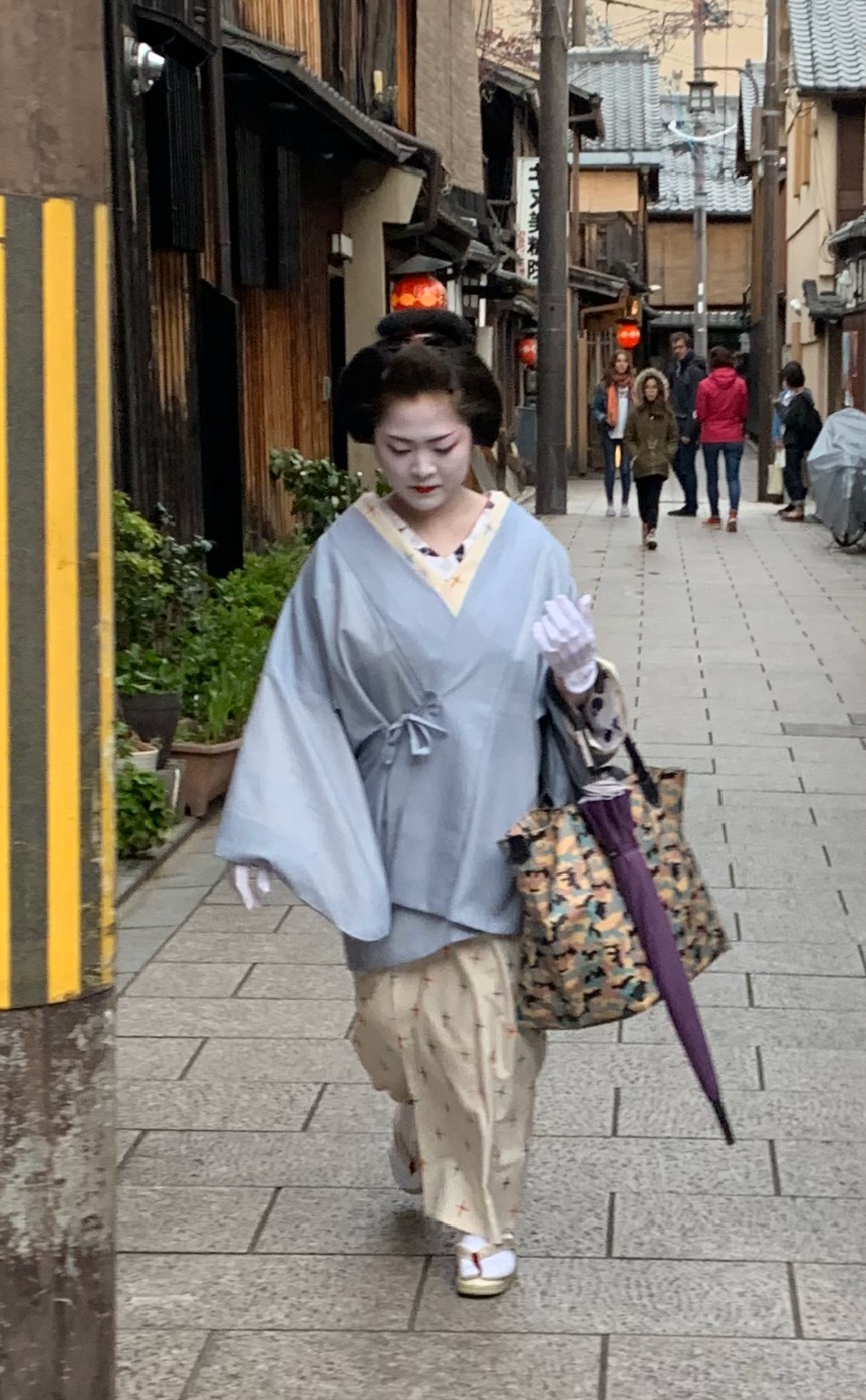 Kyoto & Confessions of a Geisha Stalker | Roaming Mom