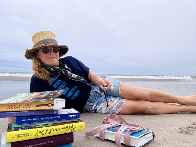 DER SOMMER DER BÜCHER