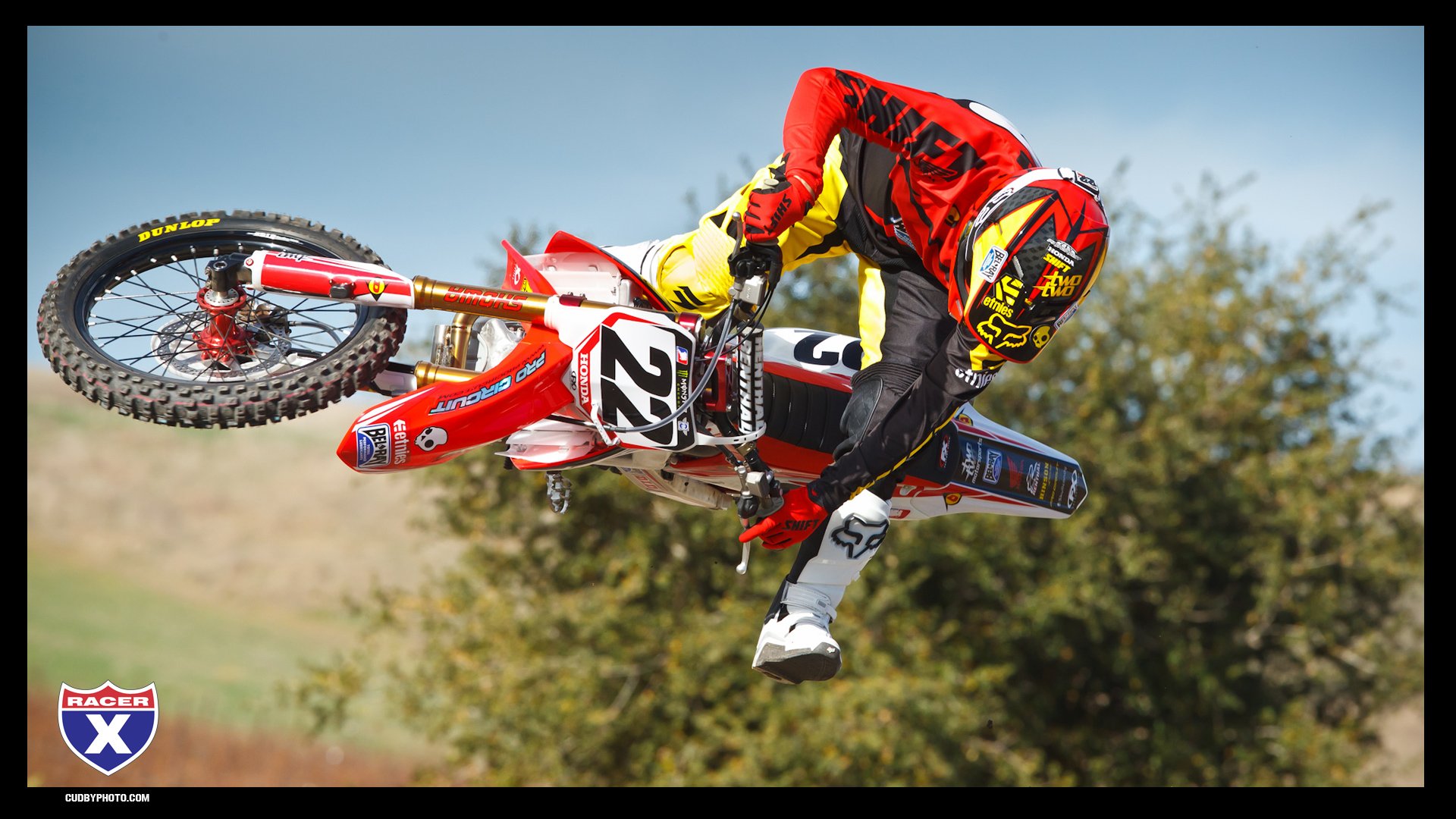 A rep for riding a wide bike when he's protecting his position. Chad Reed 2012 Wallpapers - Supercross - Racer X