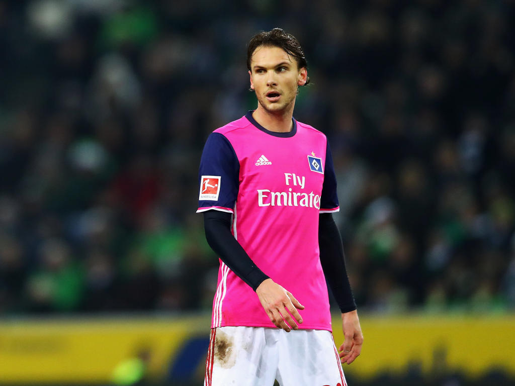 Albin ekdal är given på mittfältet i svenska fotbollslandslaget men nu missar han landskampen mot ryssland. WM statt Hochzeit: HSV-Star setzt PrioritÃ¤ten