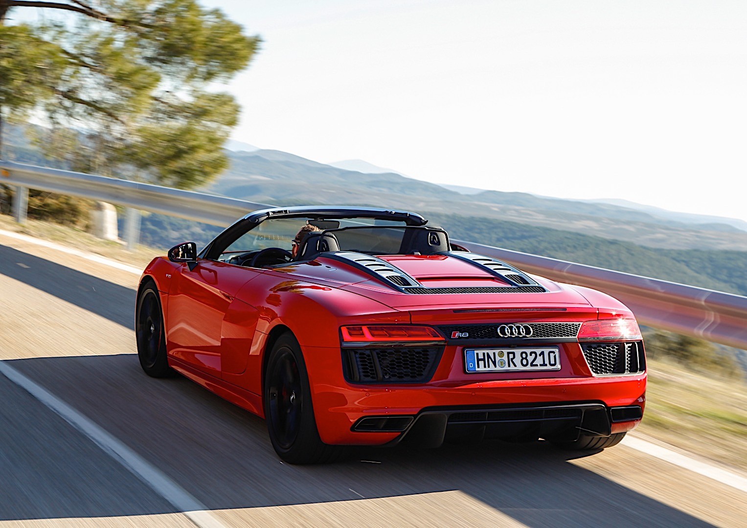 You buy an r8—or its rivals, the porsche 911 and mclaren 570s—for the fun that comes from driving it. AUDI R8 V10 RWS Spyder specs & photos - 2017, 2018, 2019, 2020, 2021 - autoevolution