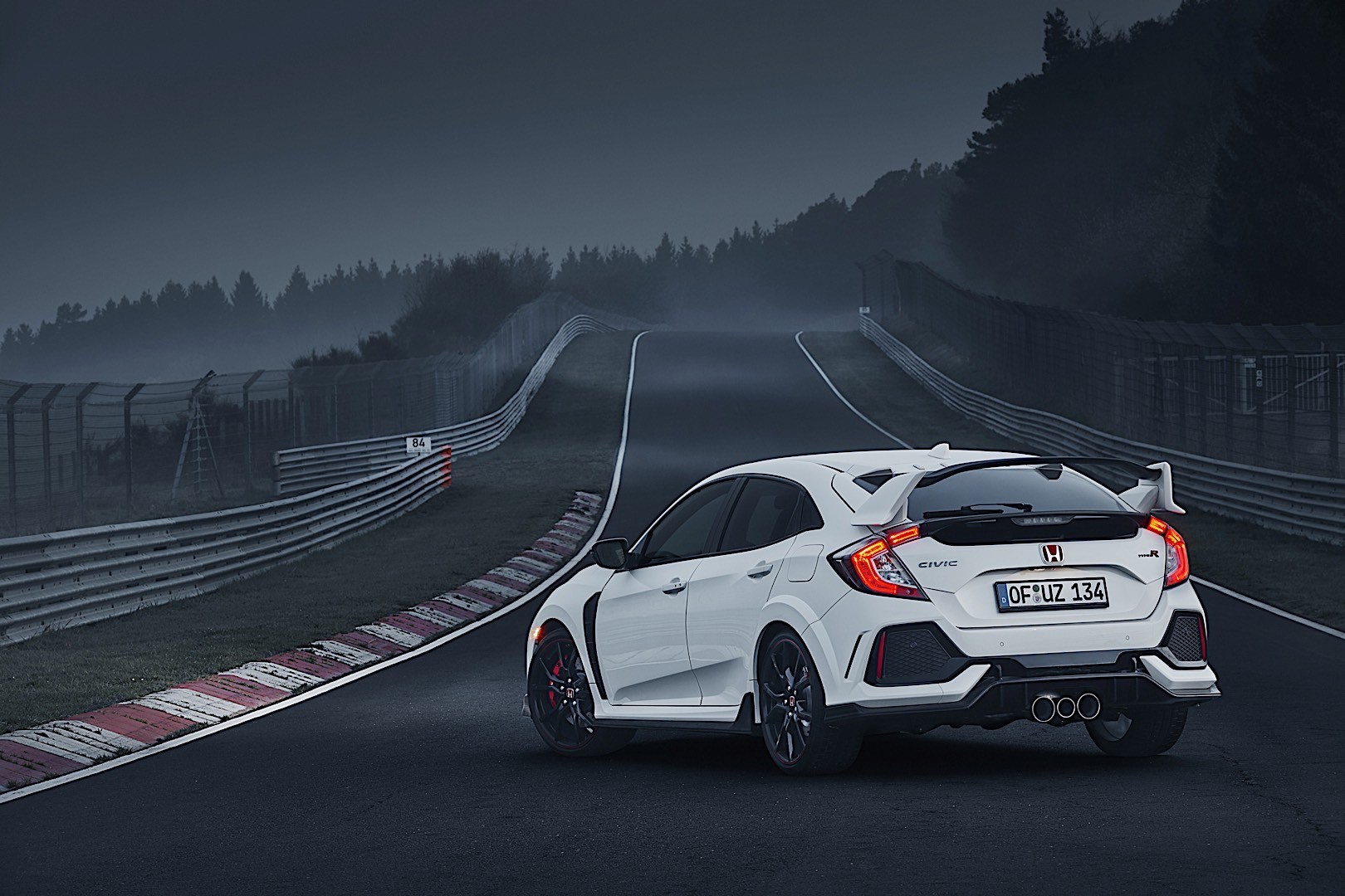 However, you don't have to fall within that age range to appreciate its many great features. HONDA Civic Type-R specs & photos - 2017, 2018, 2019, 2020, 2021 - autoevolution