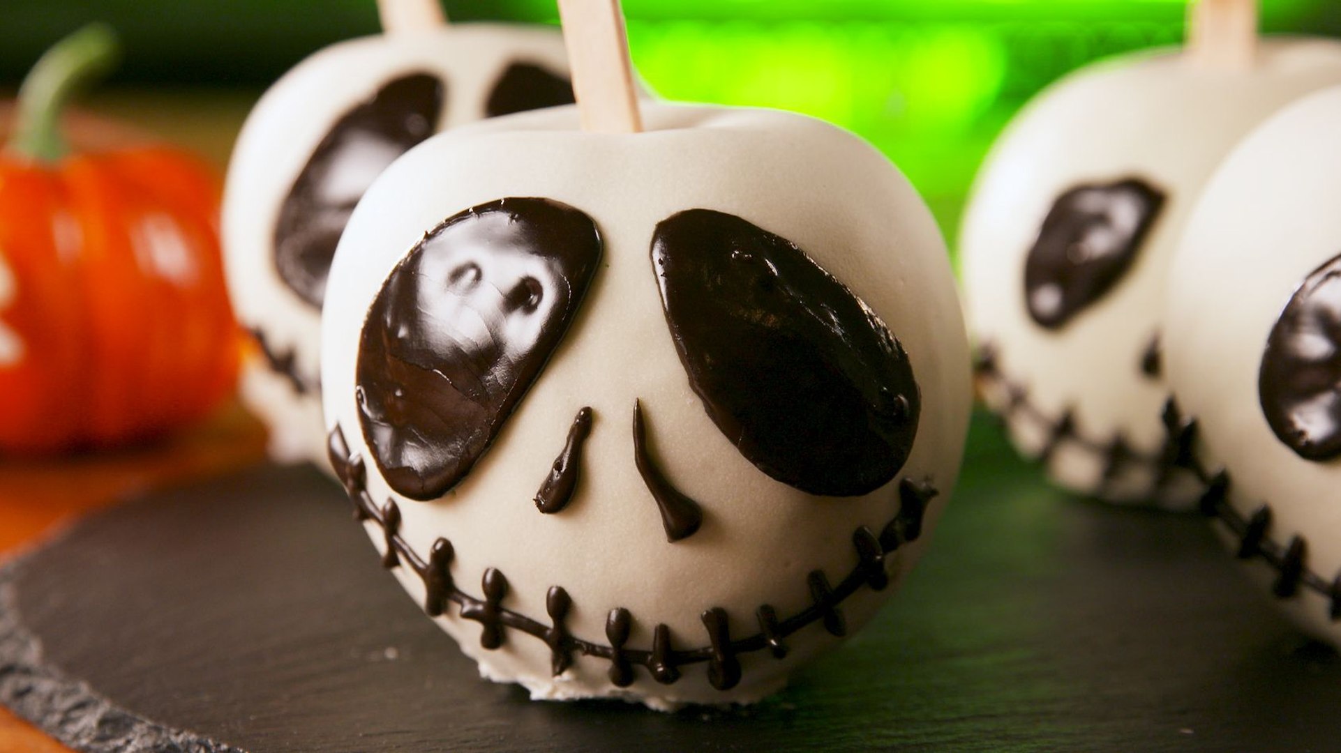 Diy glitter candy apples with edible glitter (galaxy candy apples)candy apple video: . Jack Skellington Is The Perfect Way To Decorate Your Candy Apple Video Dailymotion
