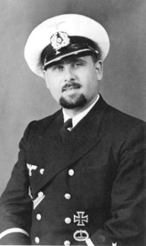 LltzS Franz Säck kurz vor seiner Beförderung zum Oberleutnant LltzS Franz Säck kurz vor seiner Beförderung zum Oberleutnant