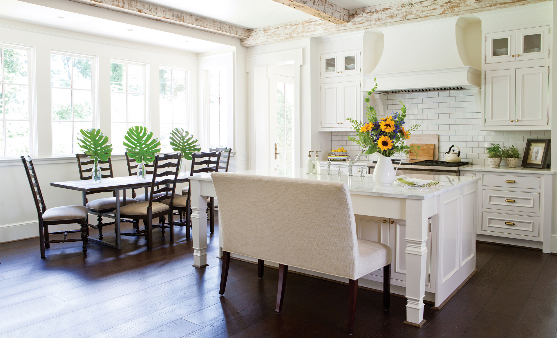 Whether you're in need of cabinets for your kitchen, bath or living spaces, kraftmaid has a style, color and price to match what you're looking for. Wellborn Cabinet | Cabinet Manufacturers | A Family