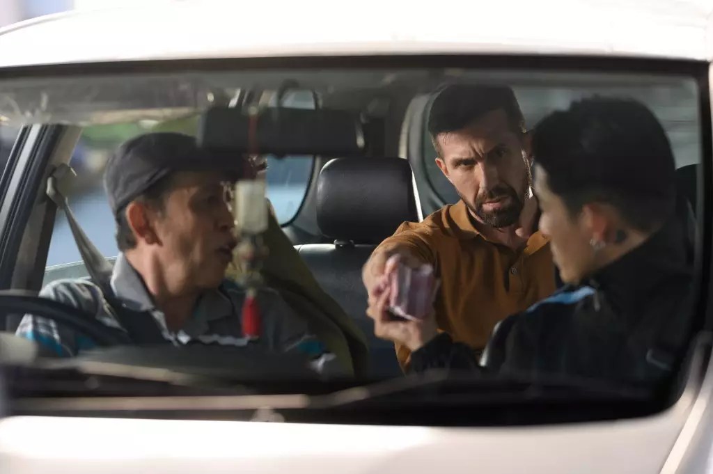 Uncovering the Deceptive World of the Hollywood Con Queen Uncovering the Deceptive World of the Hollywood Con Queen