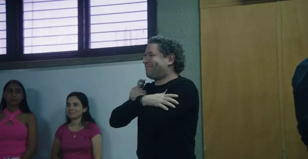 The Inspirational Story Behind El Canto de las Manos – A Unique Documentary