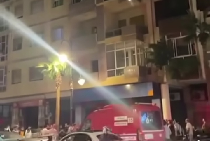 طنجة.. أبحاث أمنية لكشف ملابسات سقوط شابة من نافذة شقة بحي النجمة طنجة.. أبحاث أمنية لكشف ملابسات سقوط شابة من نافذة شقة بحي النجمة