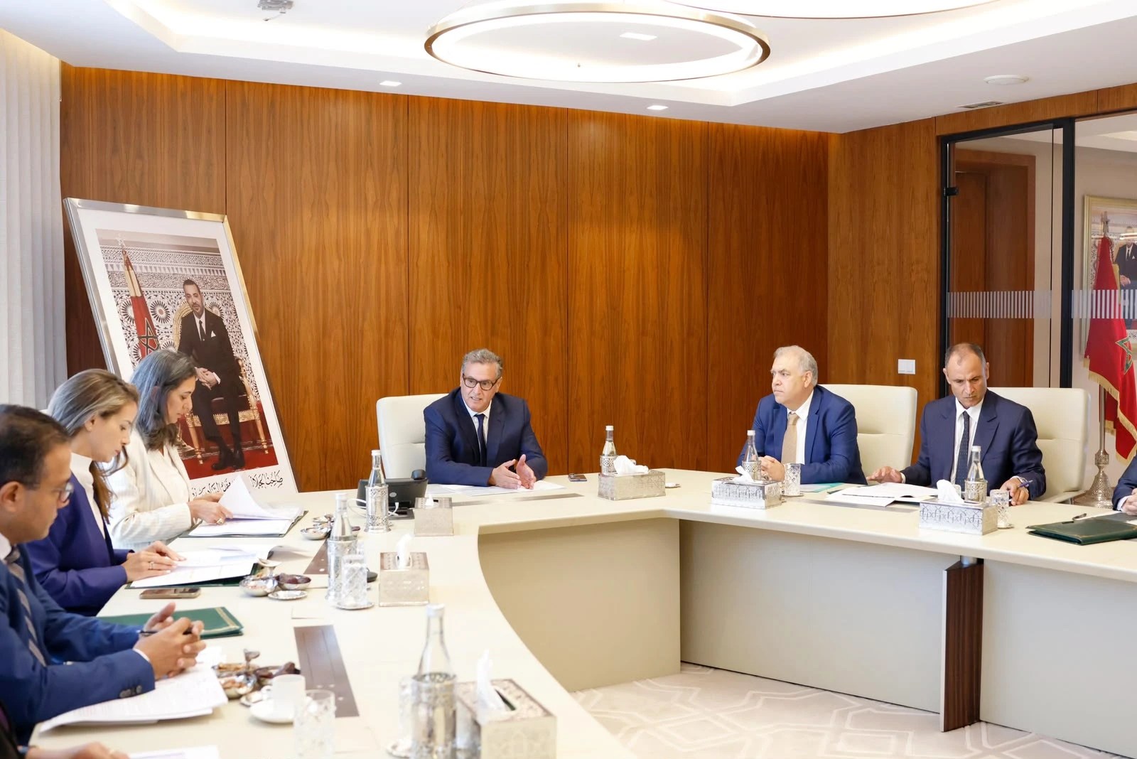 الحكومة تمدد دعم مهنيي النقل لمواجهة ارتفاع أسعار المحروقات