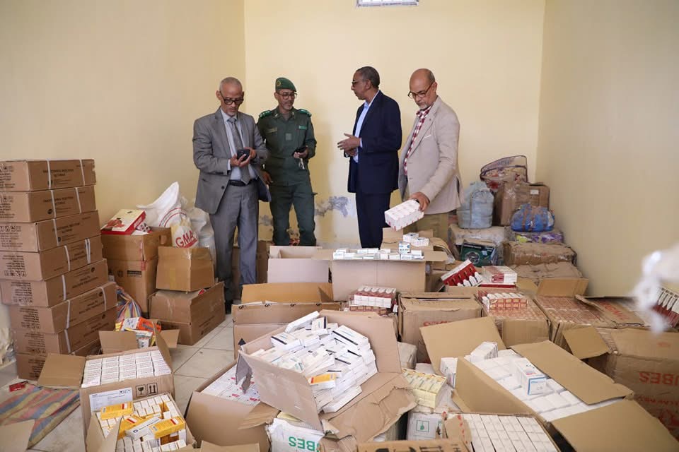 وزارة الصحة تصادر كميات من الأدوية المهربة وزارة الصحة تصادر كميات من الأدوية المهربة