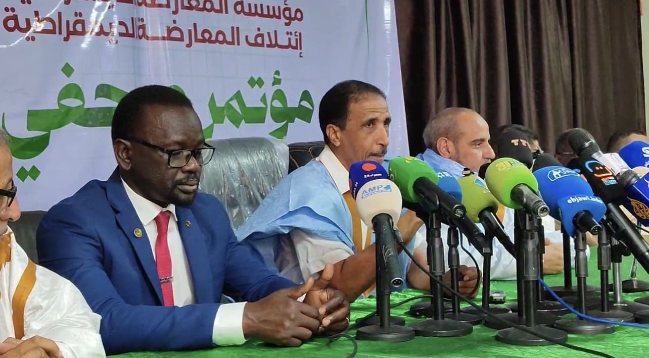 مصدر: المعارضة تبحث ردا موحدا على وثيقة الحوار وتستبعد التوقيع عليها غدا