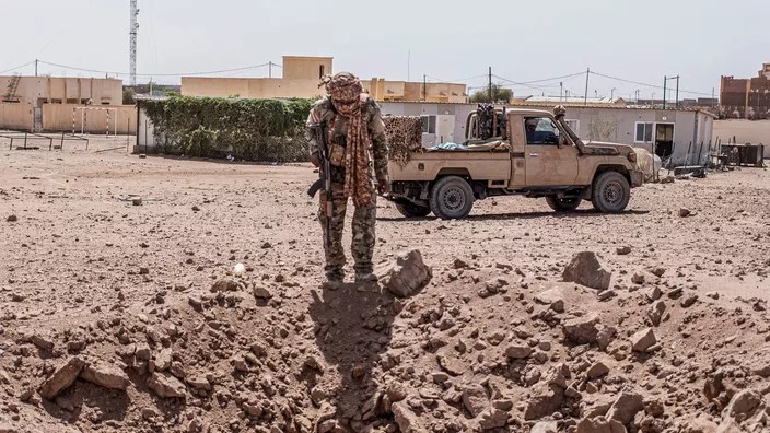 مقتل 10 جنود ماليين في هجوم على معسكر للجيش