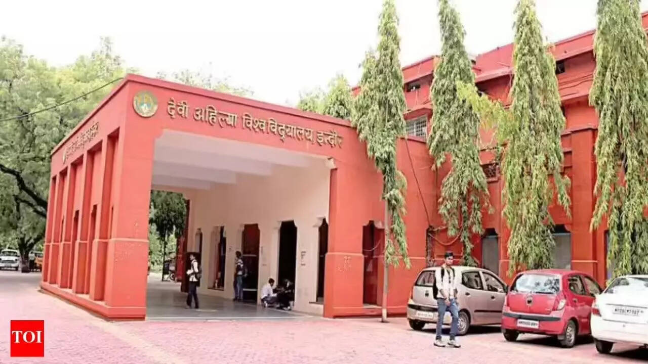 DAVV warns colleges of delays in submitting marks, ETEducation DAVV warns colleges of delays in submitting marks, ETEducation