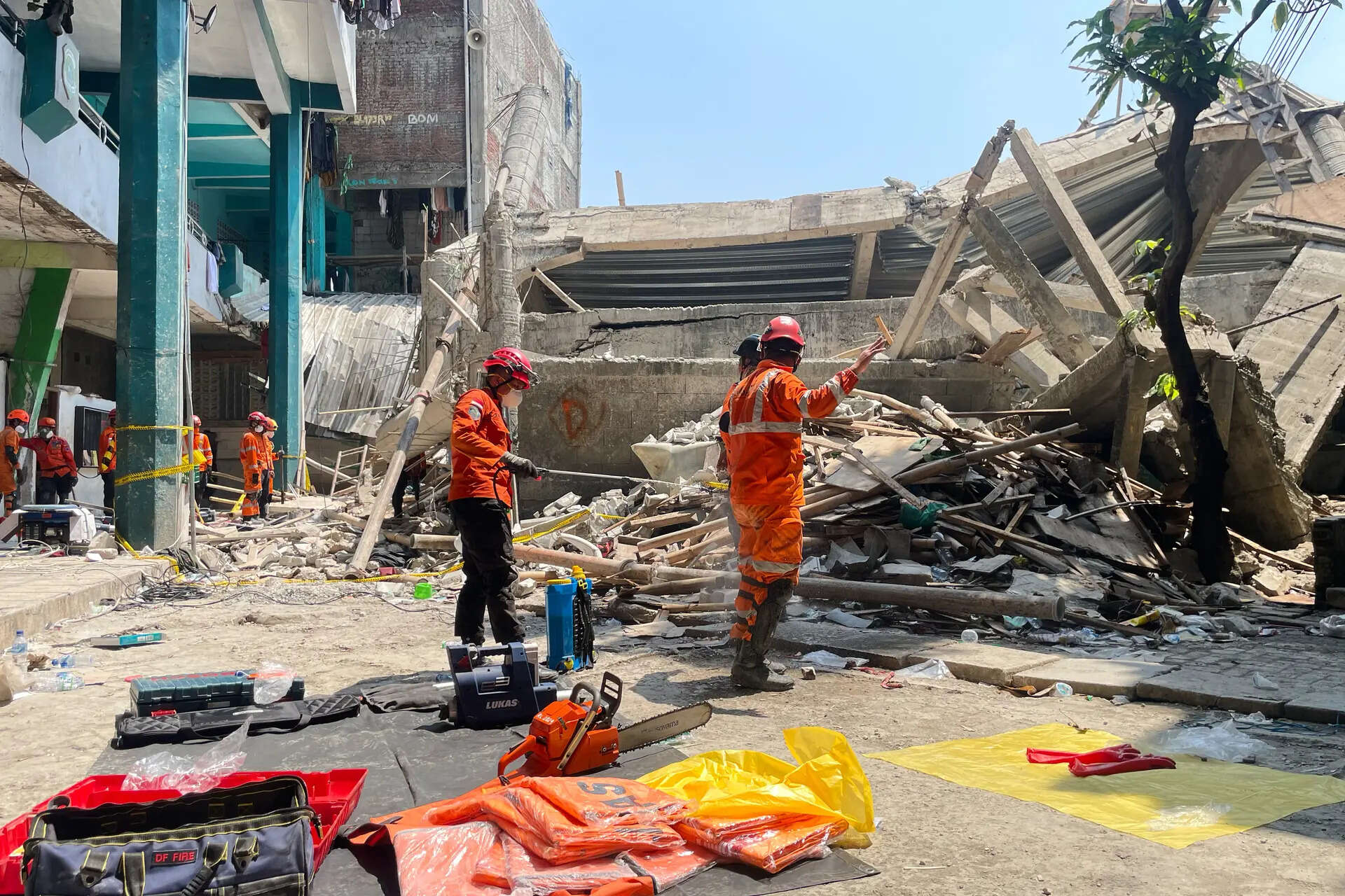 Death toll from Indonesia school collapse rises to 54, ETEducation Death toll from Indonesia school collapse rises to 54, ETEducation