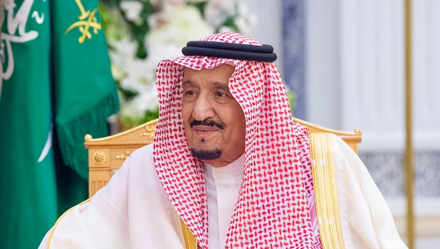 خادم الحرمين يوجه استضافة كافة العالقين في مطارات المملكة من مواطني دول مجلس التعاون