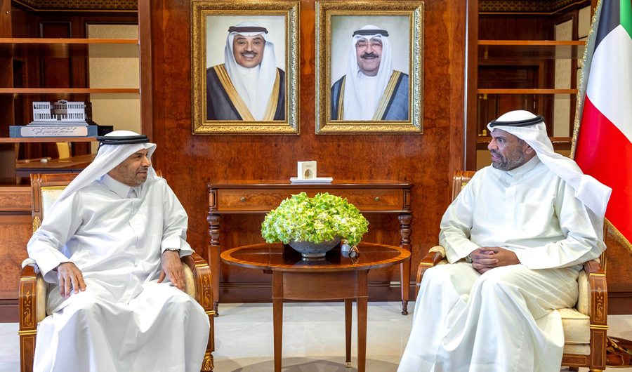 وزير الخارجية يبحث مع السفير القطري لدى البلاد العلاقات الأخوية بين البلدين وسبل تنميتها