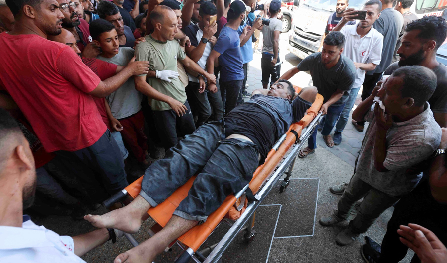 مجزرة لجيش الاحتلال في مستشفى ميداني بدير البلح في غزة مجزرة لجيش الاحتلال في مستشفى ميداني بدير البلح في غزة
