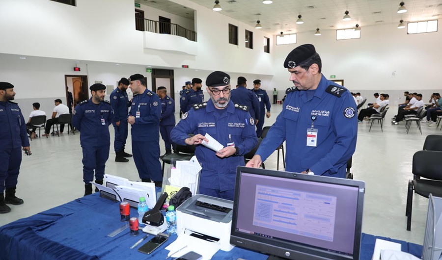 اللواء خالد فهد تفقد سير اختبارات المتقدمين لدورات «الإطفاء» الجديدة اللواء خالد فهد تفقد سير اختبارات المتقدمين لدورات «الإطفاء» الجديدة