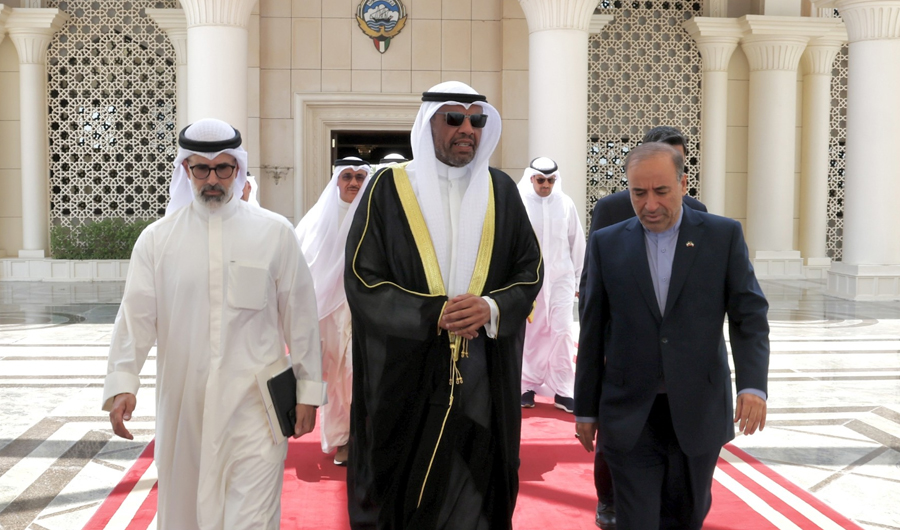 وزير الخارجية يتوجّه إلى طهران