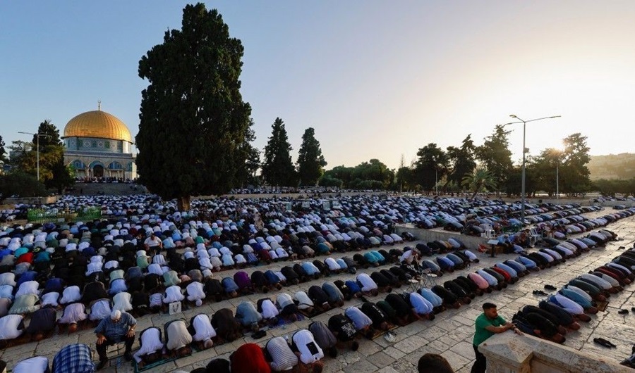35 ألفاً أدوا صلاة الجمعة في المسجد الأقصى