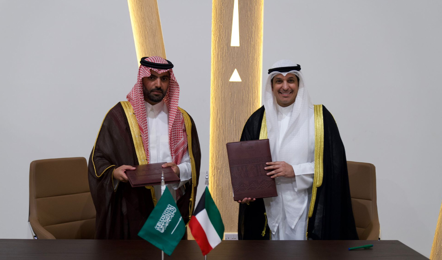 الكويت والسعودية توقعان مذكرة تفاهم لتعزيز التعاون في المجال الثقافي الكويت والسعودية توقعان مذكرة تفاهم لتعزيز التعاون في المجال الثقافي