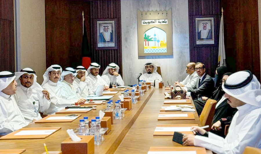 وفد من البنك الدولي يطلع على آليات تسهيل وميكنة إجراءات إصدار رخص البناء في بلدية الكويت