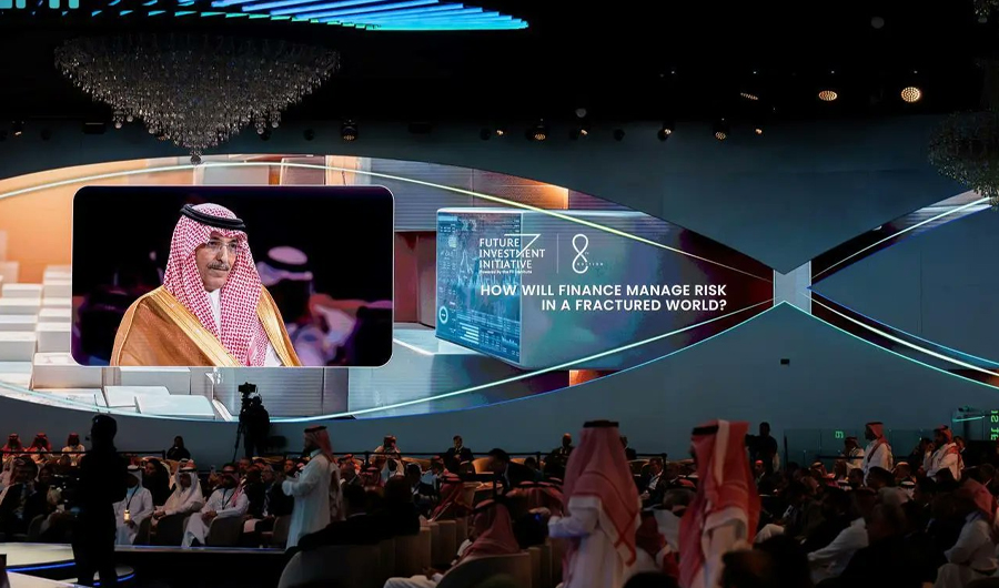 وزير المالية السعودي: القطاع غير النفطي بات يشكل 52% من اقتصاد المملكة
