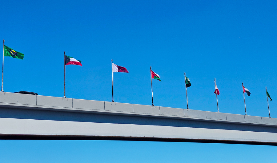 الأعلام الخليجية فوق ساريات الكويت.. رمز للتلاحم وتعبير عن رؤى مشتركة