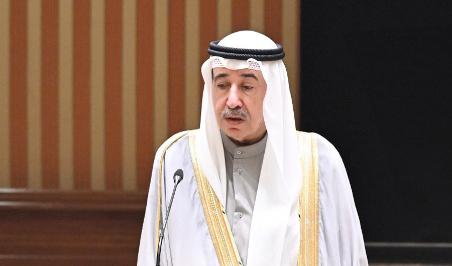 رئيس الحرس الوطني يؤدي اليمين الدستورية أمام سمو الأمير