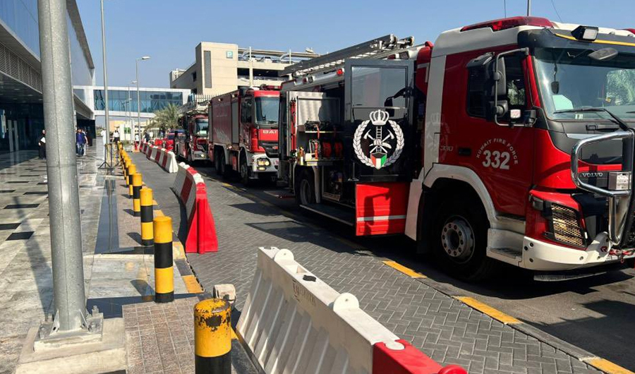 «الإطفاء» تنفذ إخلاء وهمياً من حريق في مستشفى الفروانية «الإطفاء» تنفذ إخلاء وهمياً من حريق في مستشفى الفروانية