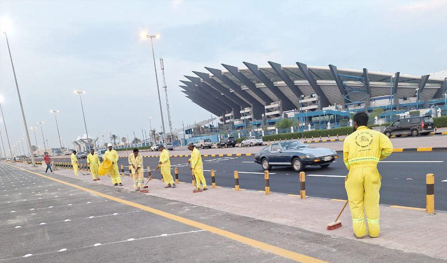 البلدية تنفذ حملة تنظيف واسعة بمحيط استاد جابر الدولي