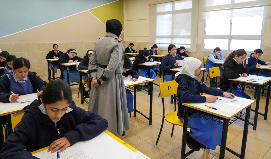 104 آلاف طالب وطالبة يبدأون اختبارات نهاية الفصل الدراسي الأول