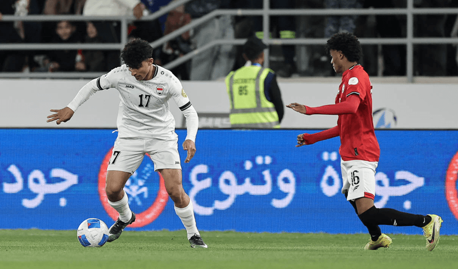انطلاق مباراة المنتخبين العراقي واليمني على استاد جابر المبارك انطلاق مباراة المنتخبين العراقي واليمني على استاد جابر المبارك