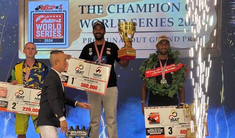 البطل محمد الباز يحقق إنجازاً تاريخياً مزدوجاً لرياضة الدراجات المائية في تايلند