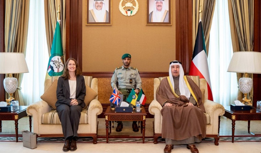 رئيس الحرس الوطني يشيد بالمواقف التاريخية للمملكة المتحدة تجاه الكويت