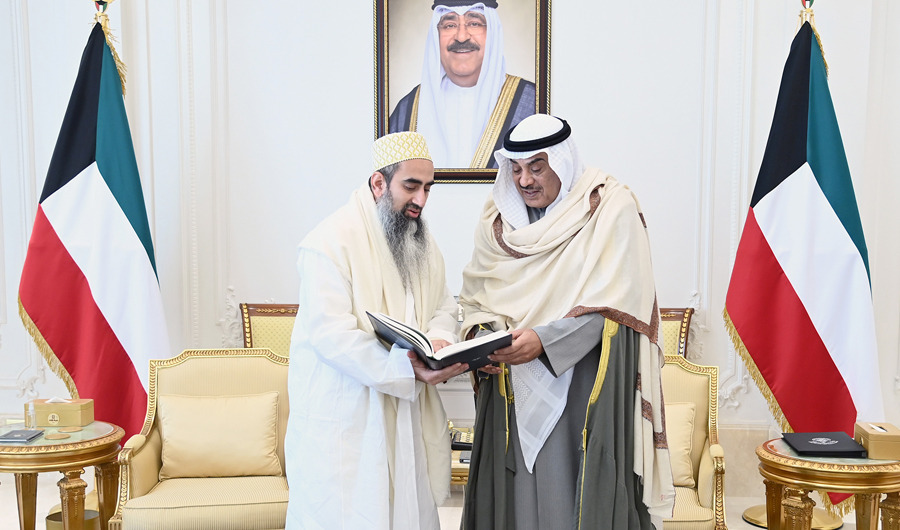 سمو ولي العهد يستقبل ابن سلطان البهرة بمناسبة زيارته للبلاد