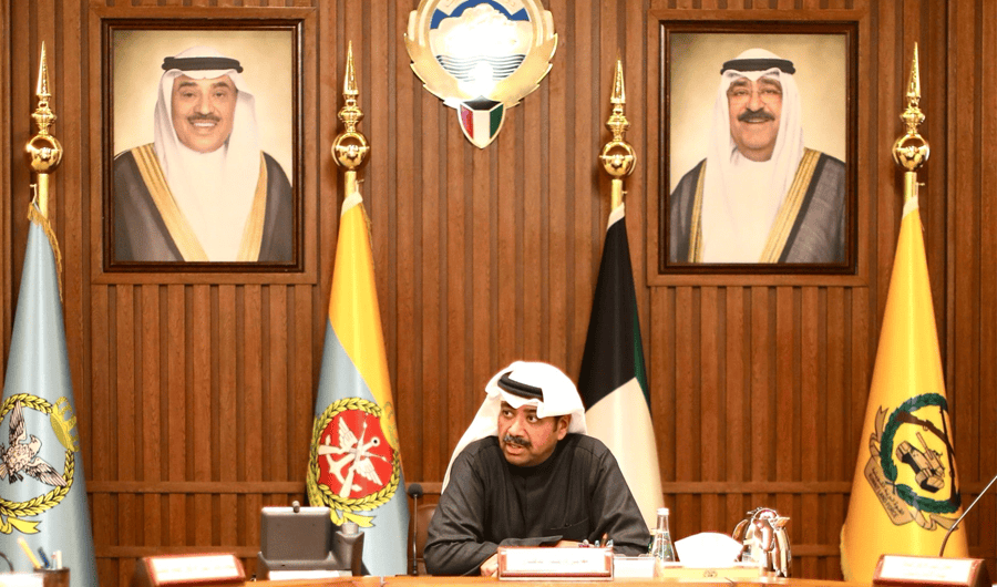 وزير الدفاع يجتمع بكبار القادة العسكريين: اتخاذ إجراءات المحافظة على المال العام